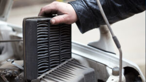 How often to replace air filter in your car? And 5 signs you need to